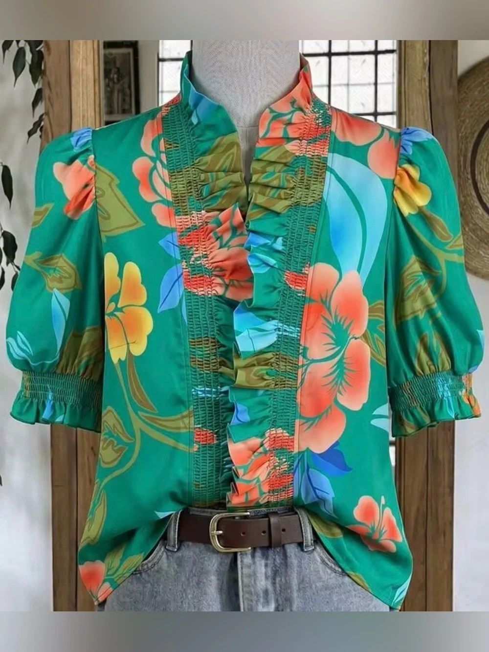 Women’s NWOT Tropical Print Puff Sleeve Blouse